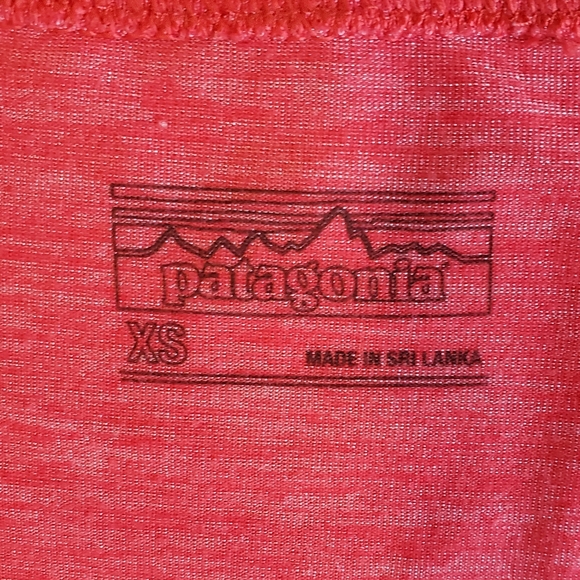 Patagonia Ruffle Sleeve Tshirt size xs - Picture 6 of 7